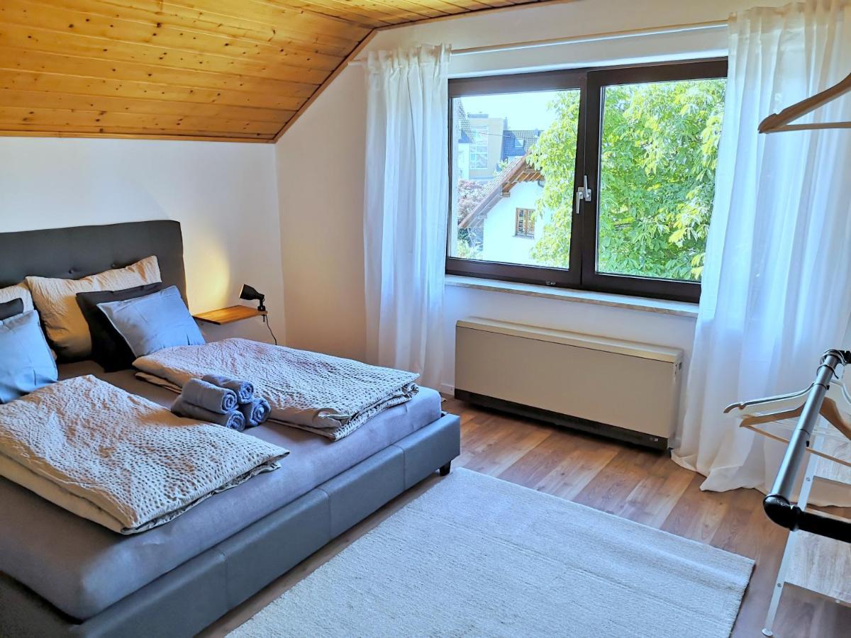 Helle Ferienwohnung mit Balkon, Küche, Parkplatz&Waschmaschine Offenburg Exterior foto
